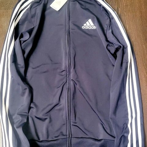 Selger adidas  joggedress