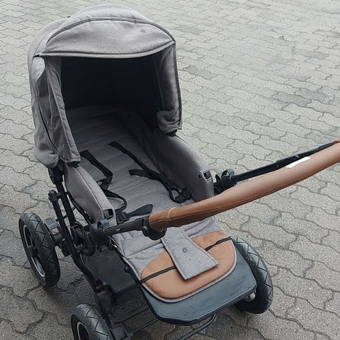 Petit cherie sportsvogn med babydel og vognpose