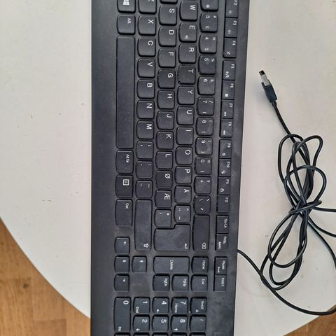 Tastatur i svært god stand