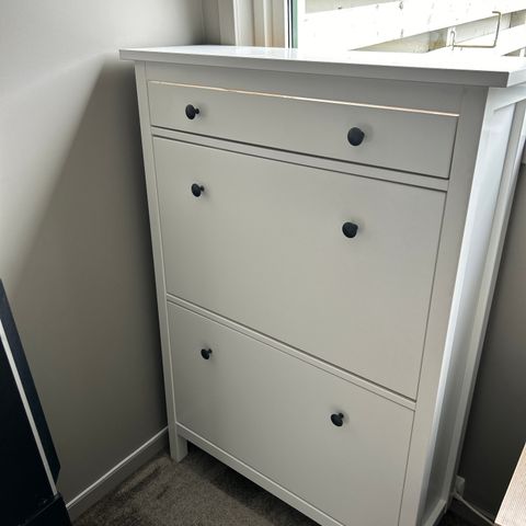 Hemnes skoskap fra IKEA