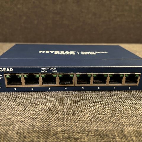 Netgear GS108v4 – Pålitelig og Rask 8-Ports Gigabit Ethernet Switch