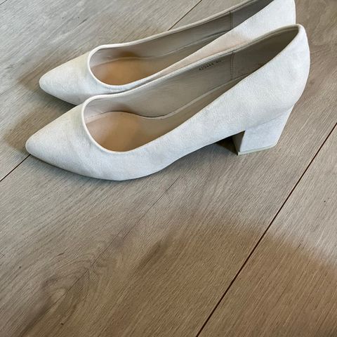 Pumps, pensko str 40, beige