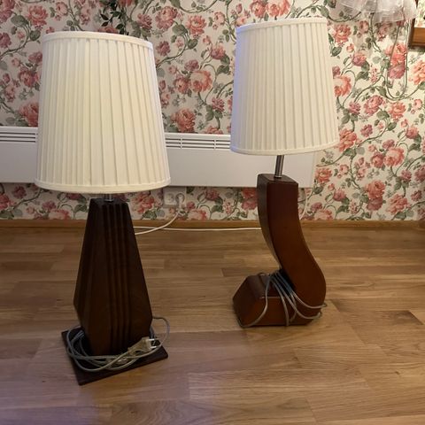 Vintage bordlamper i mahogni med lampeskjerm