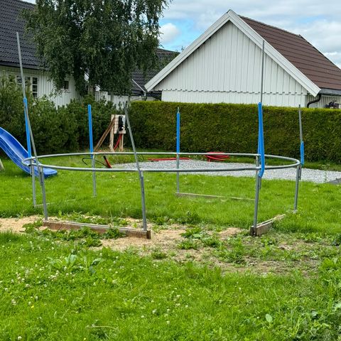 Trampoline | Gis bort mot henting