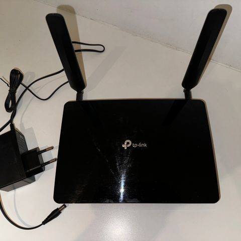 TP-link 4G router + WiFi rekkeviddeforlenger - KNALLKJØP!