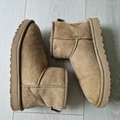 Ugg, str 40