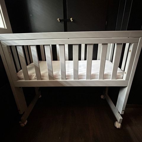 Troll Bedside Crib