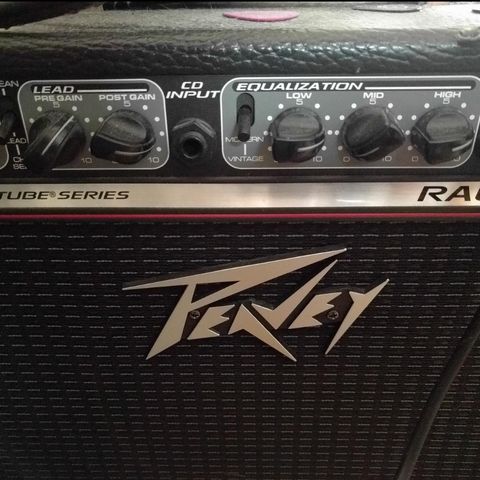 Peavey Rage 158 Gitar Combo Amp