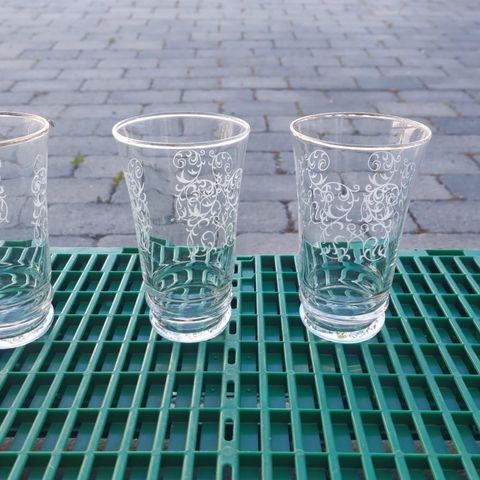 4 gamle glass