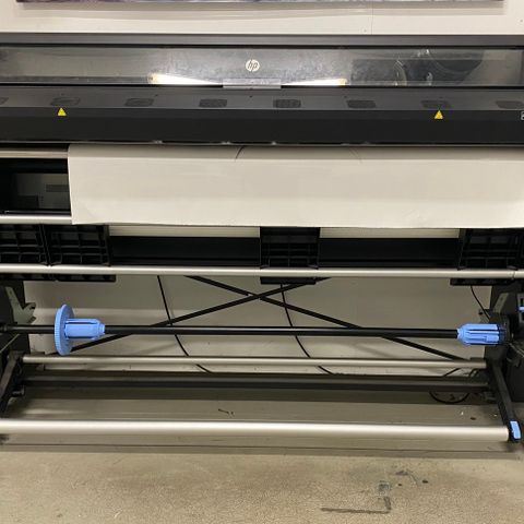 HP Latex 330 printer