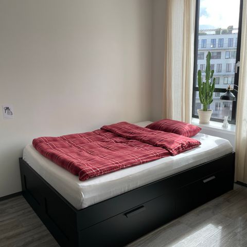 IKEA Brimnes seng med oppbevaring 140x200