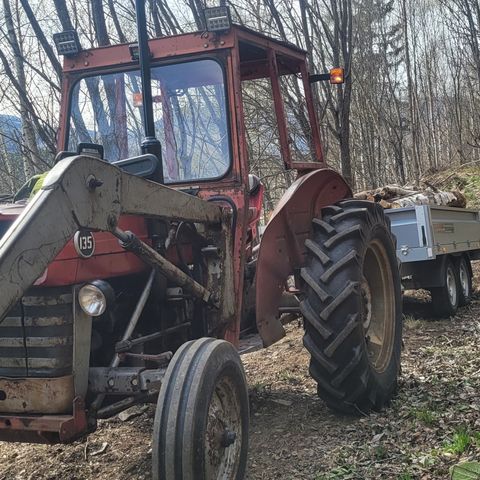 Ønkes kjøpt løftesylindere til massey ferguson 135 laster