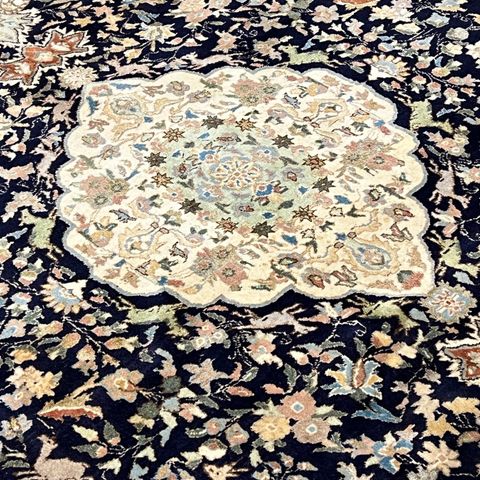 Nydelig håndknyttet Nain Persisk teppe - ull med silke , signert
