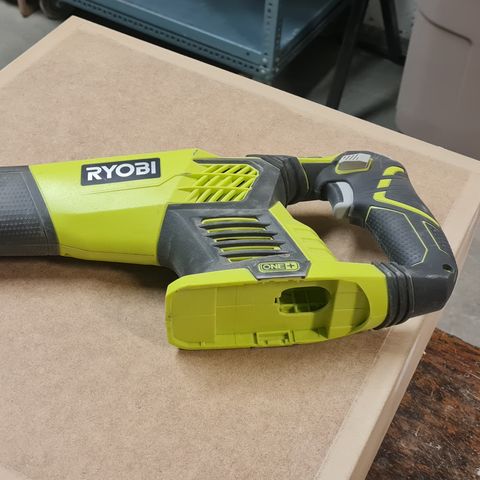 Ryobi bajonettsag