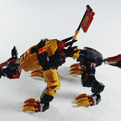 LEGO Ninjago | Imperium Dragon Hunter Hound (71790)