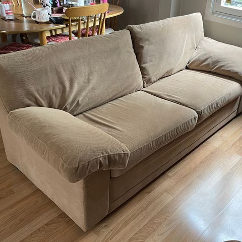 Beige/lys brun 3-seter sofa