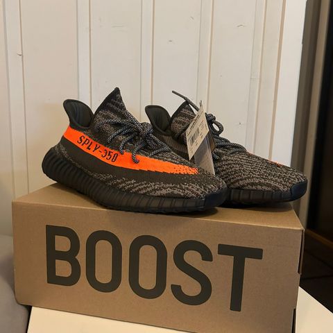 Yeezy 350 V2