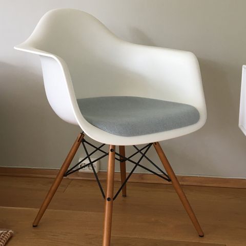 Eames DAW armchair