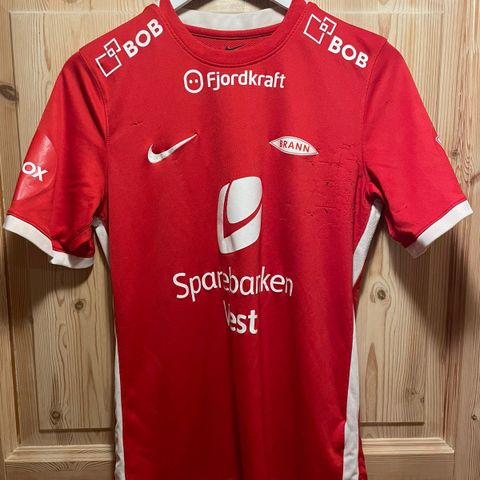 Signert og Kampbrukt Brann fotballdrakt