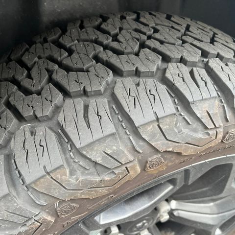 305/45R22   33x12,5 R22 Dekk