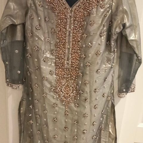 Pakistanske klær/Shalwar kamiz
