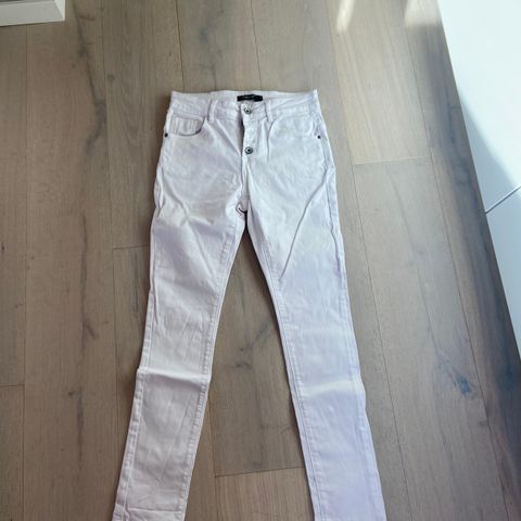 Hvit jeans