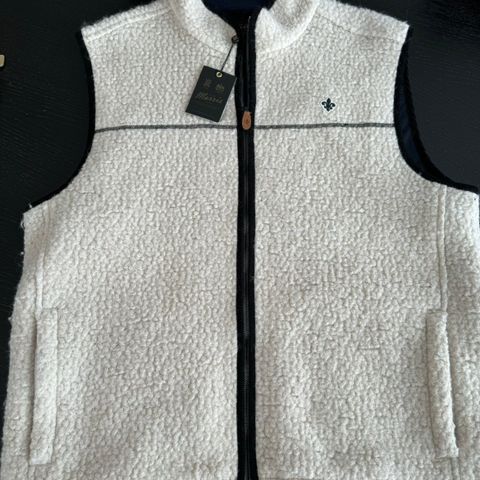 Morris Vest