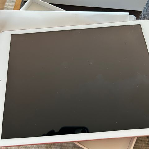 Apple iPad , A2270 , 32 GB , 8 generasjon. Rosegull