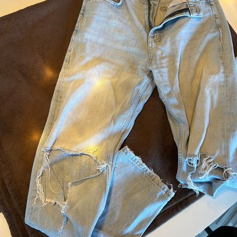 Jeans fra Gina Tricot str 38 selges for 100 kr