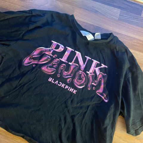 Black pink t-skjorte 12-14- kort modell