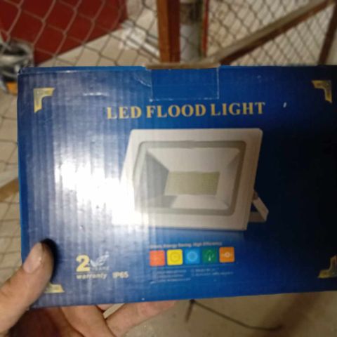 LED-lampe (30w) til montering.