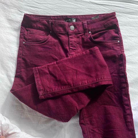 Burgunder Never Denim (Skinny) Jeans/Bukse, str. M/S (Originalpris var 600,-)