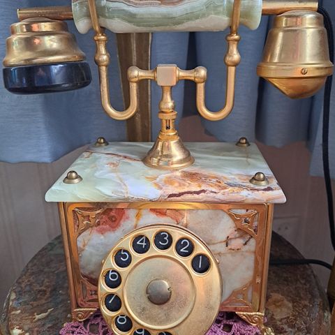 Retro telefon i marmor