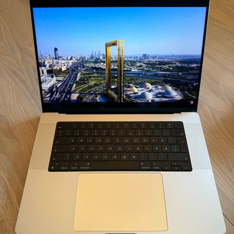 Apple MacBook Pro M1 Max 16", 2021 (Silver/Sølv)