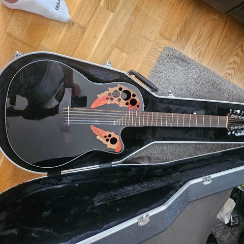 Ovation 12 strenger