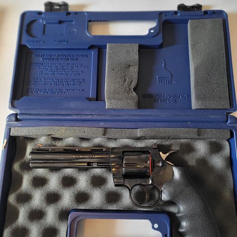 Colt python, 6, 38 S/357 Magnum " royal blue finish