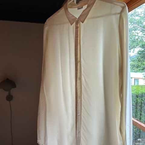 Bluse i 100% silke fra Filippa K