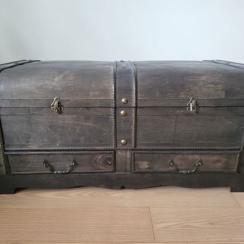 Trekiste / wooden chest