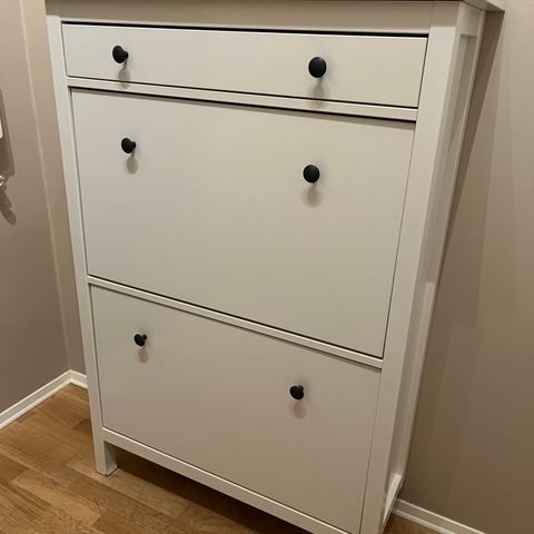 Hemnes skoskap fra Ikea