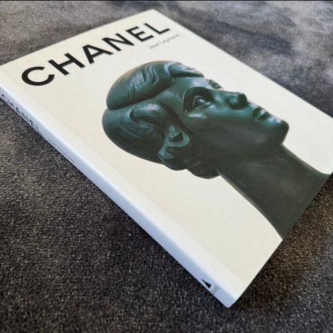 Chanel Coffee Table Bok