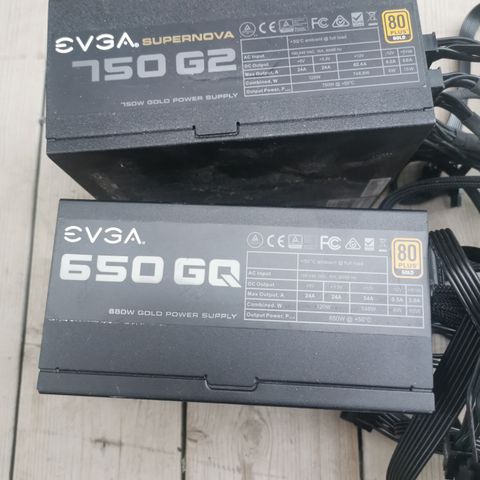 2 stykk strømforsyning evga full modulær. 650w og 750w.