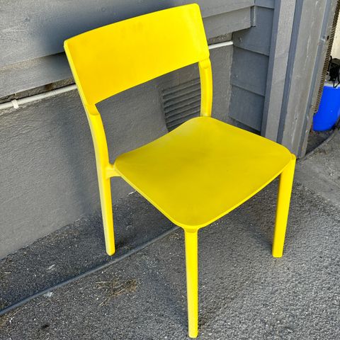 Stol fra Ikea gis bort