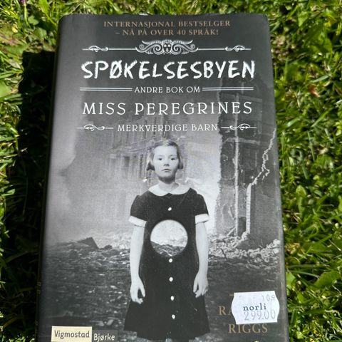 Spøkelsesbyen, andre bok om Miss Peregrines merkverdige barn av Ransom Riggs