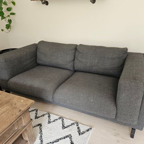 Ikea Nockeby mørk grå 2-seter sofa