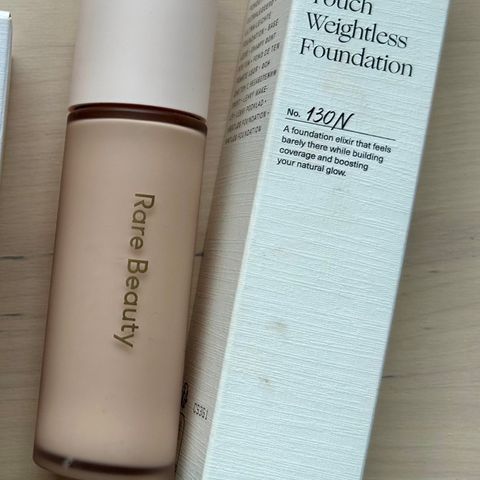 Rare Beauty Liquid Touch Weightless Foundation