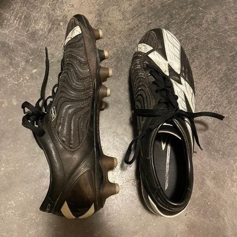 Fotballsko Umbro str. 39/39,5