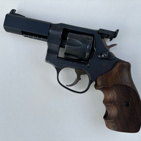 Spesialrevolver - Manurhin MR32