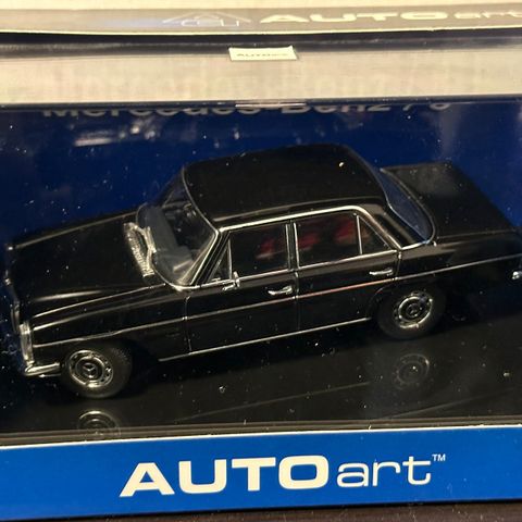 Mercedes Benz 1:43 Autoart