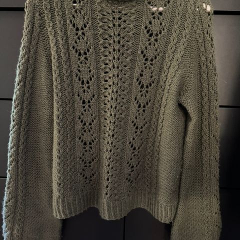 Nydelig strikket genser.