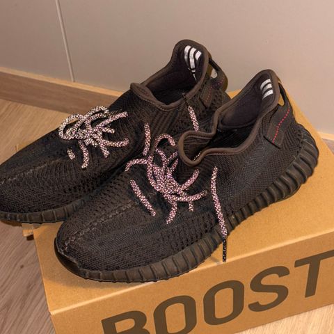 adidas Yeezy Boost 350 V2 Black (Non-Reflective)